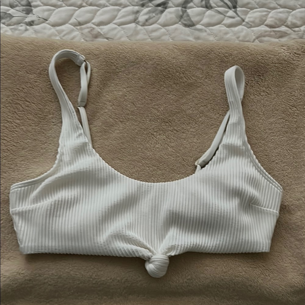 Hollister White Ribbed Knotted Bikini top